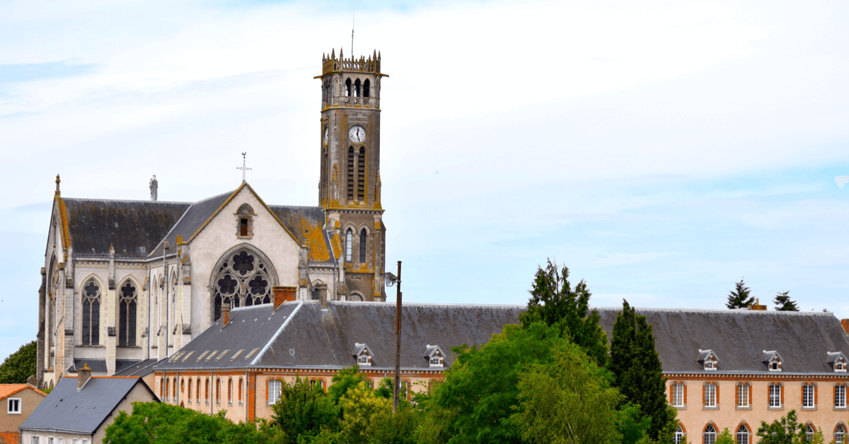 Vue d'ensemble - Abbaye Notre-Dame des Gardes - Divine Box