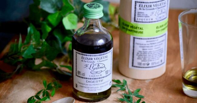 Elixir-Végétal-Monastère-de-la-Grande-Chartreuse-Divine-Box.jpeg