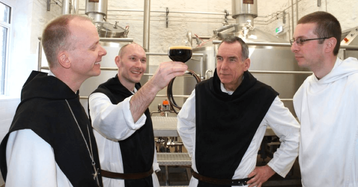 Plus d'un siècle avant la Tynt Meadow, les frères du Mont Saint-Bernard brassaient déjà de la bière pour leurs hôtes, mais sa recette a malheureusement disparue