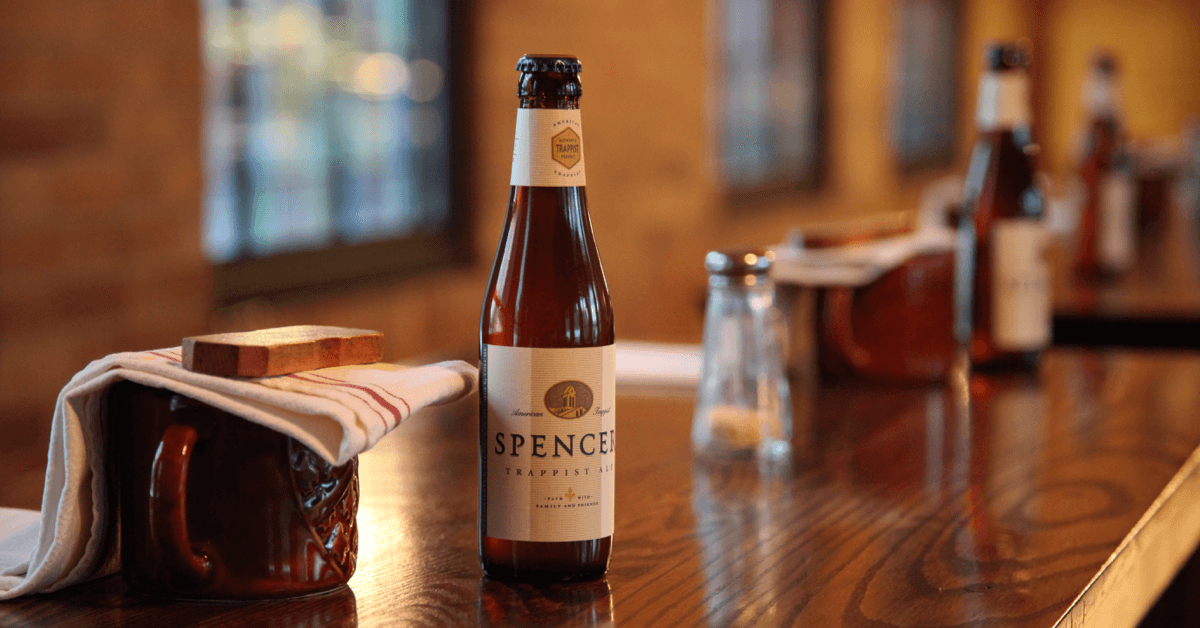 Les bières de l’abbaye de Spencer ont été brassées pour subvenir aux besoins des moines. Leur toute première bière, la Spencer Trappist Ale, était au départ uniquement destinée au réfectoire des moines