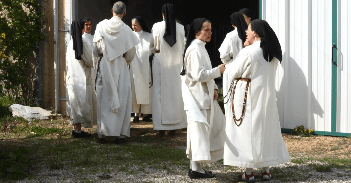 Aujourd'hui, les soeurs du monastère de Taulignan ont la charge des archives du diocèse d'Oran