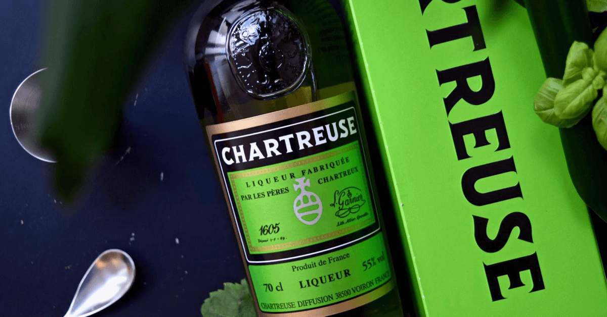 La chartreuse verte est sans doute la liqueur la plus connue des pères chartreux - Divine Box