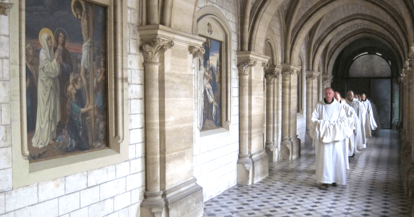 Moines allant à l'office - Abbaye de La Trappe de Soligny