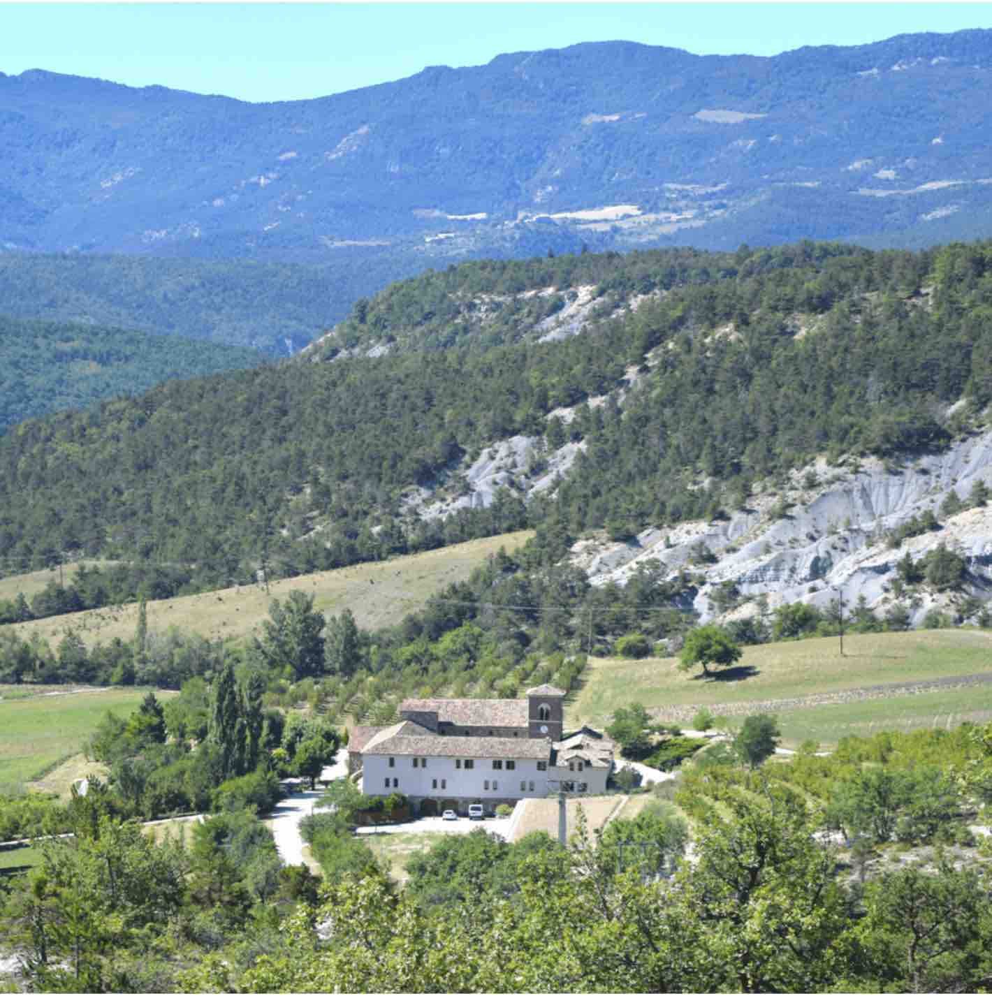 Le choix du lieu de construction de l'abbaye de Rosans, un cadre naturel à couper le souffle