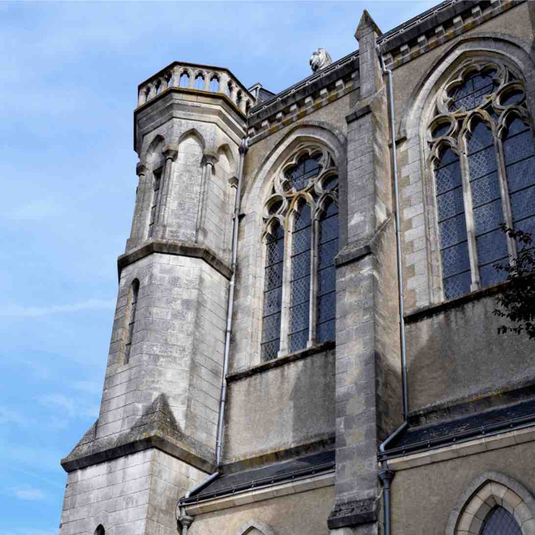 Dès leur arrivée, les soeurs ont construit le sanctuaire mariale de l'<strong>abbaye Notre-Dame des Gardes</strong> 