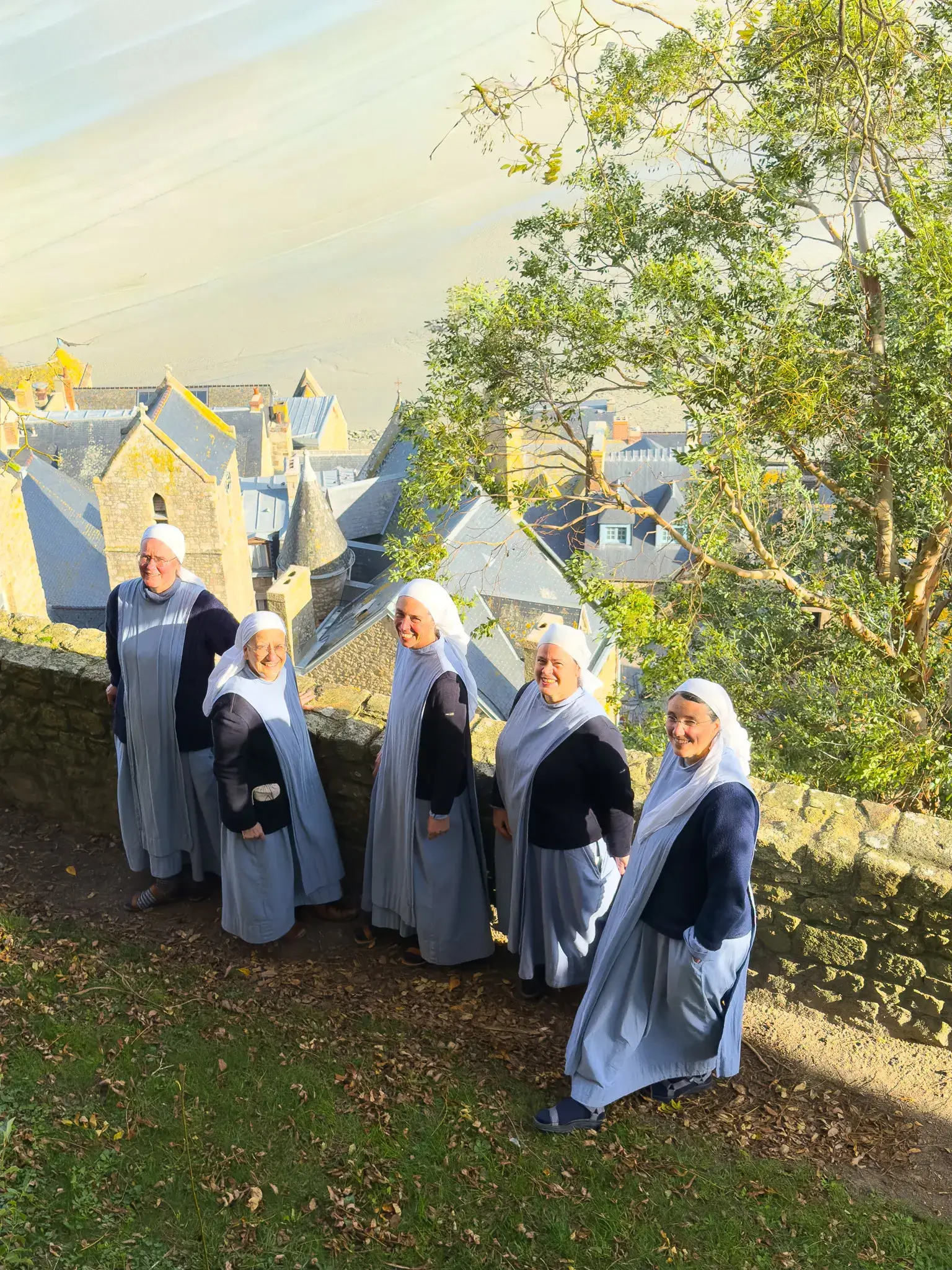 Fraternités Monastiques de Jérusalem - Abbaye du Mont Saint-Michel - Divine Box